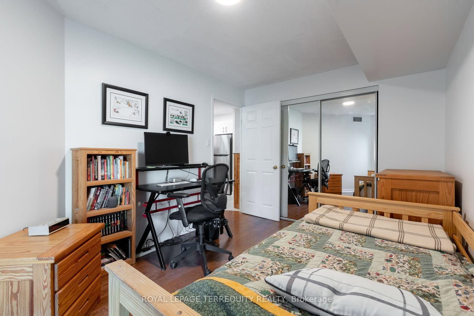 109 Front Street E, Unit 513 thumbnail 20