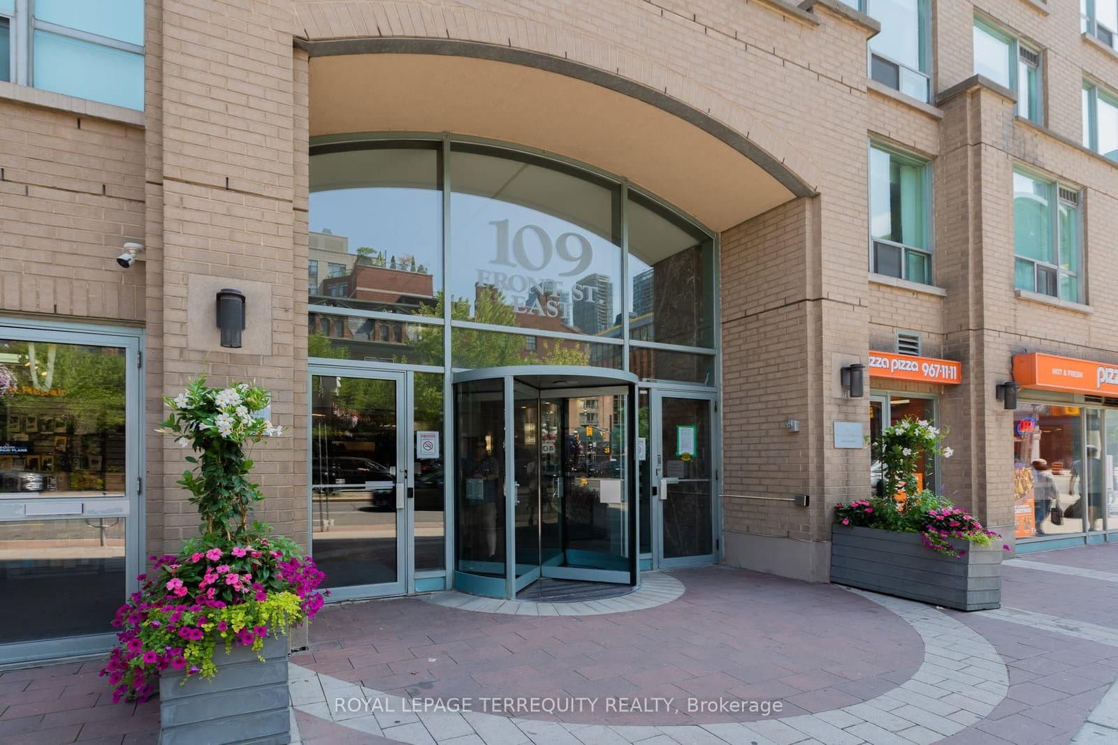 109 Front Street E, Unit 513 thumbnail 3