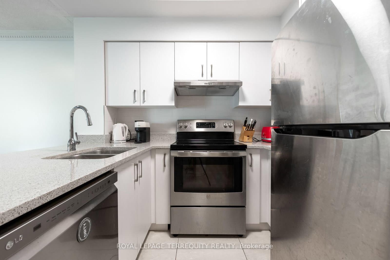 109 Front Street E, Unit 513 thumbnail 6
