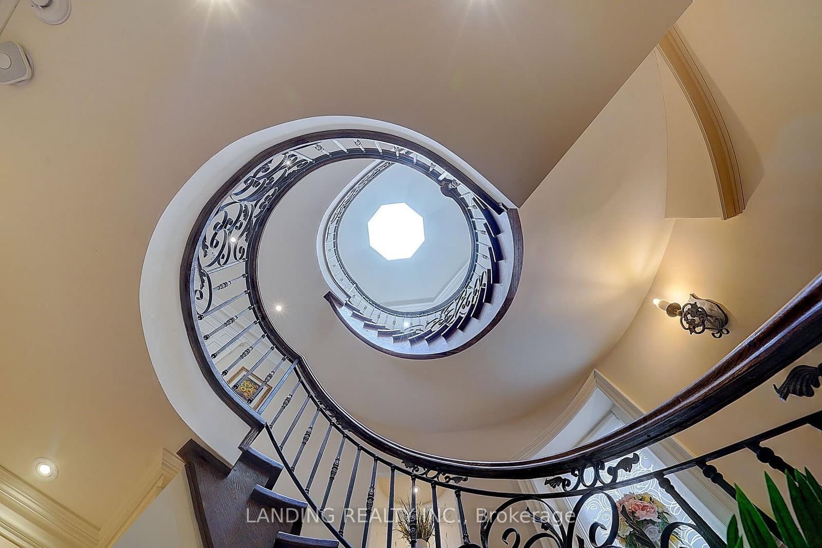 24 Abbotsford Road thumbnail 8