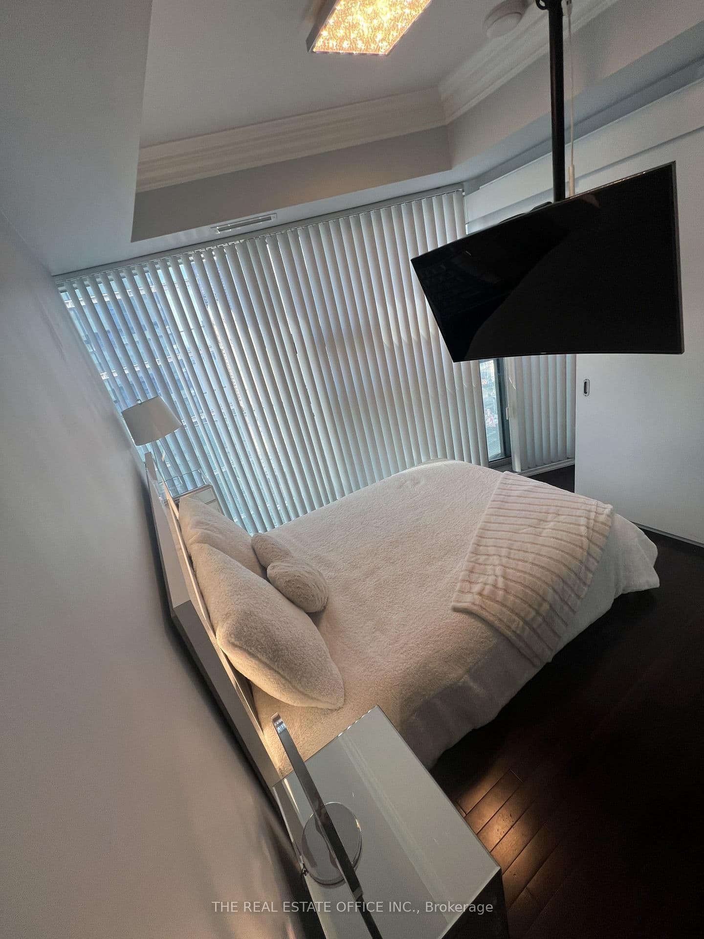 14 York Street, Unit 2511 thumbnail 5