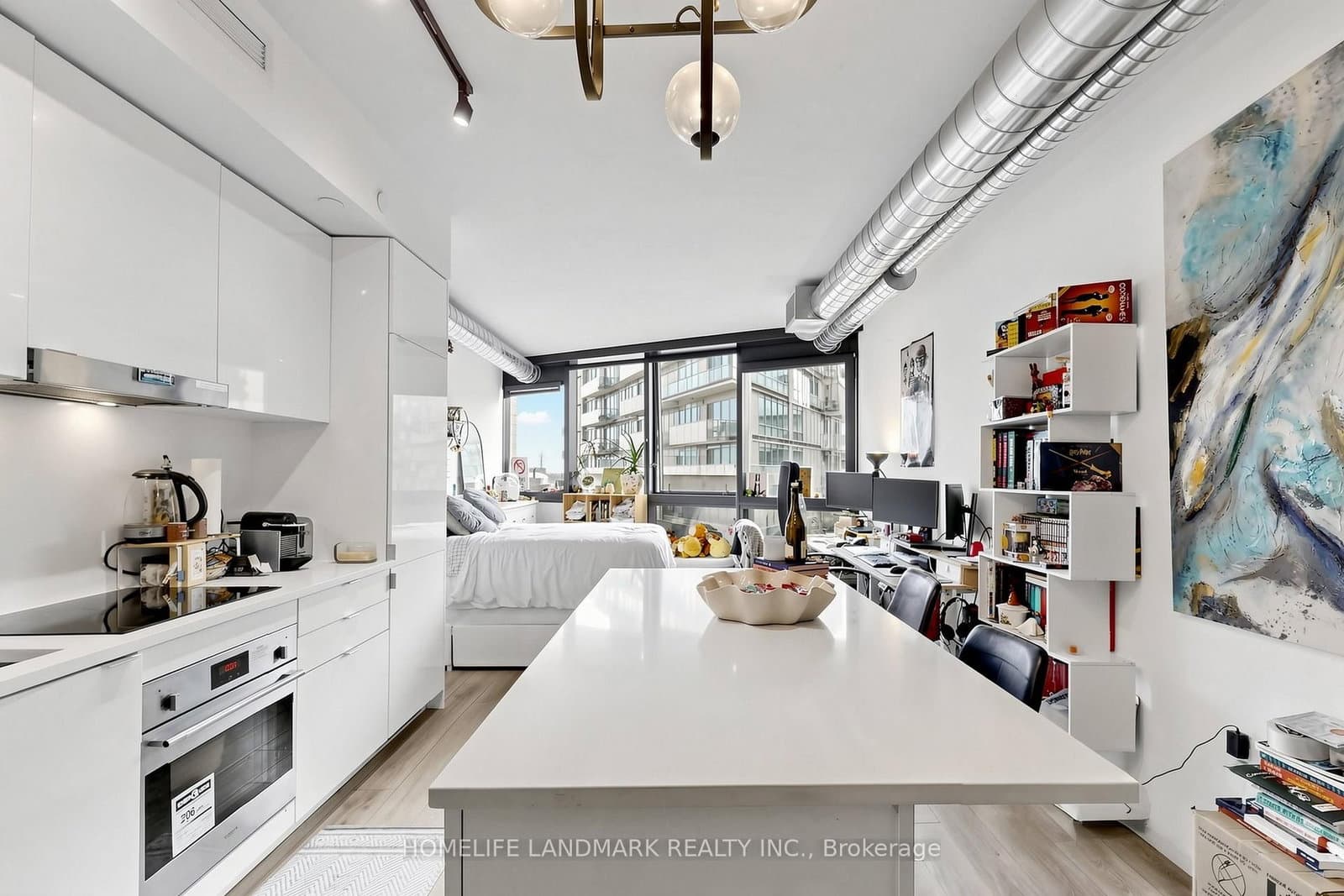 21 Lawren Harris Square, Unit 801 thumbnail 10