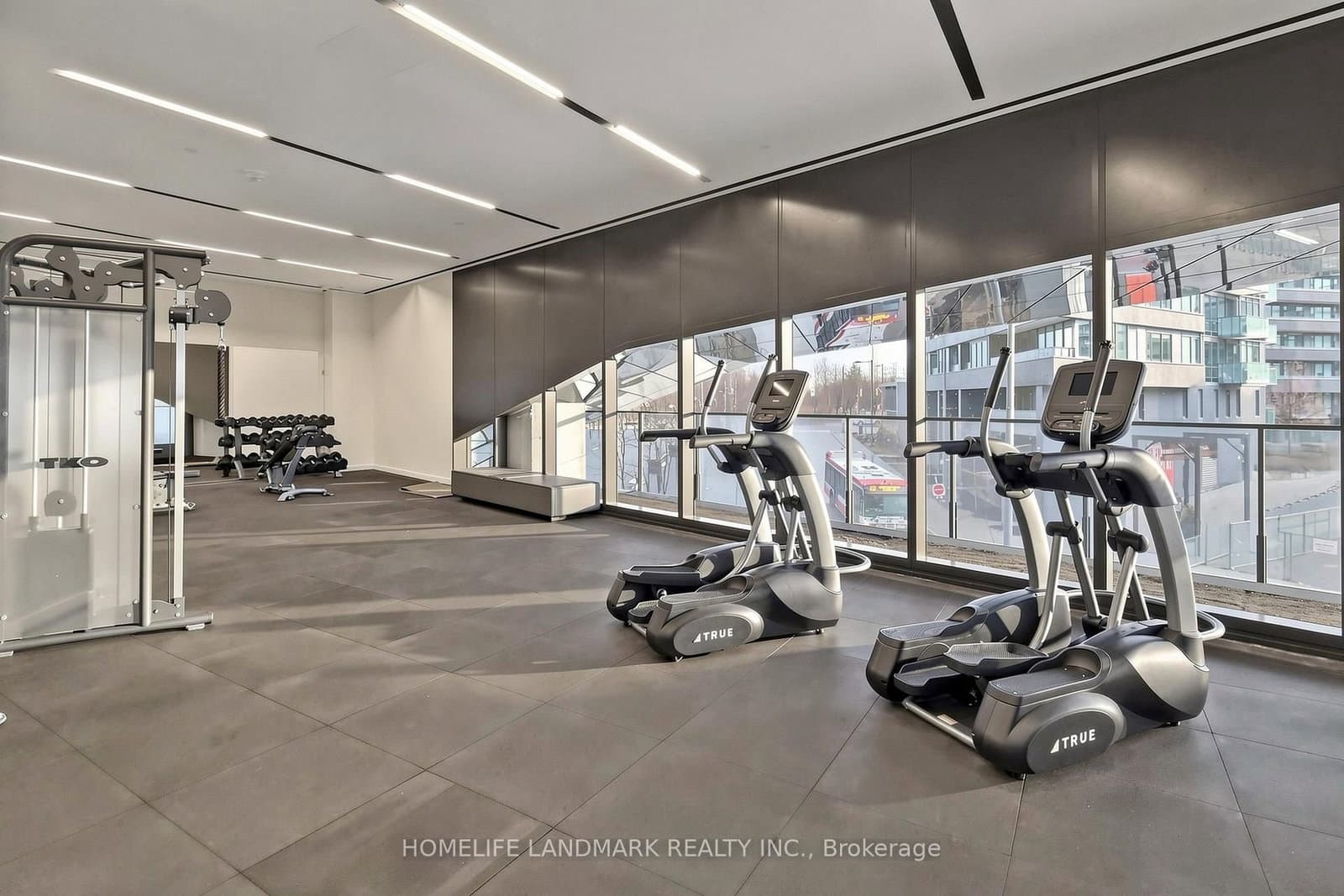 21 Lawren Harris Square, Unit 801 thumbnail 25