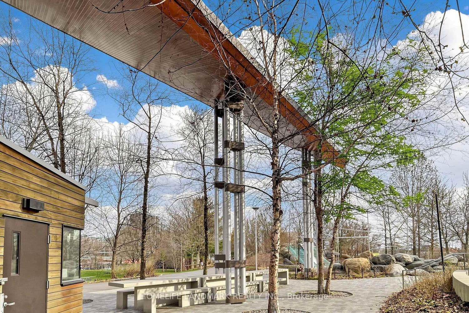 21 Lawren Harris Square, Unit 801 thumbnail 44