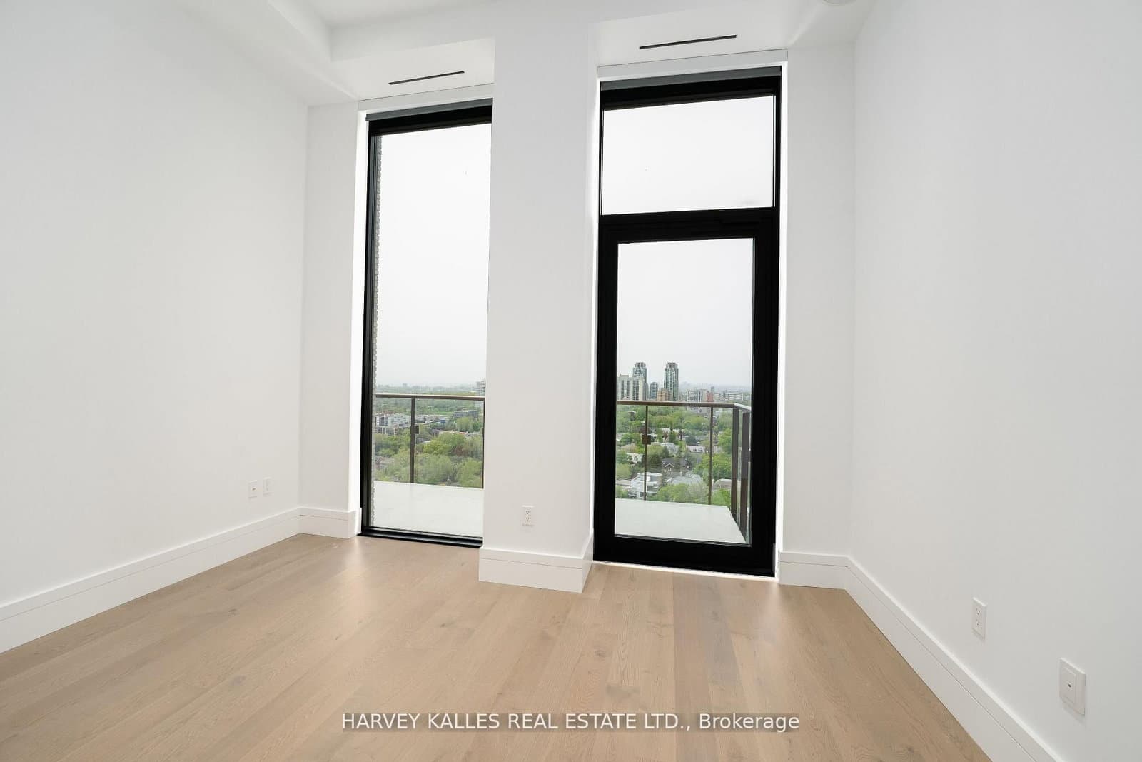 215 Lonsdale Road, Unit 2002 thumbnail 10