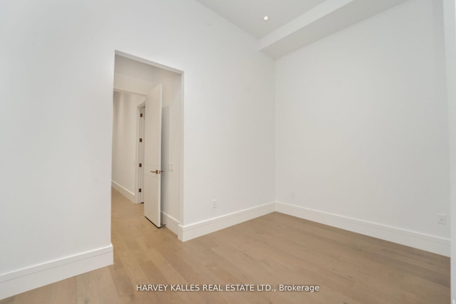 215 Lonsdale Road, Unit 2002 thumbnail 15