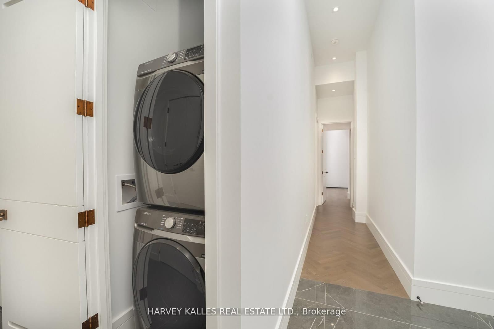 215 Lonsdale Road, Unit 2002 thumbnail 21