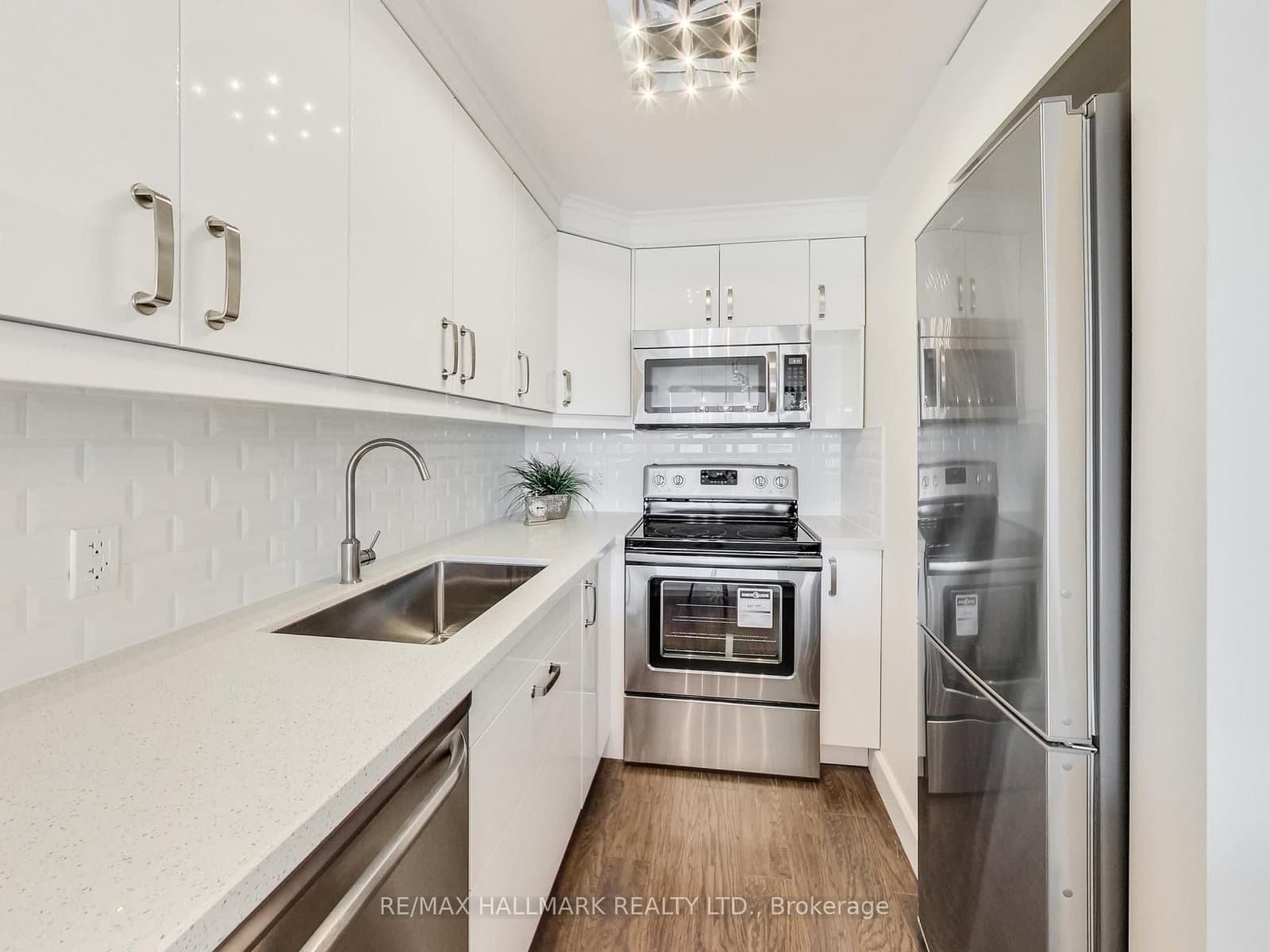 914 Yonge Street, Unit 1509 thumbnail 10