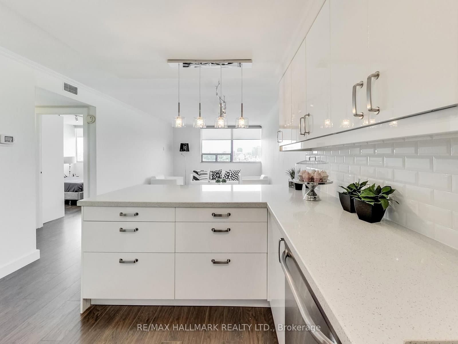914 Yonge Street, Unit 1509 thumbnail 11
