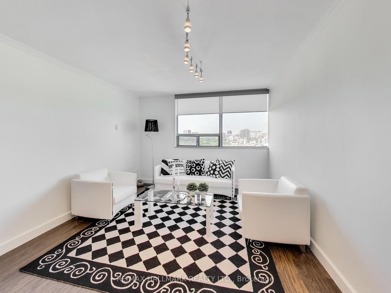914 Yonge Street, Unit 1509 thumbnail 13