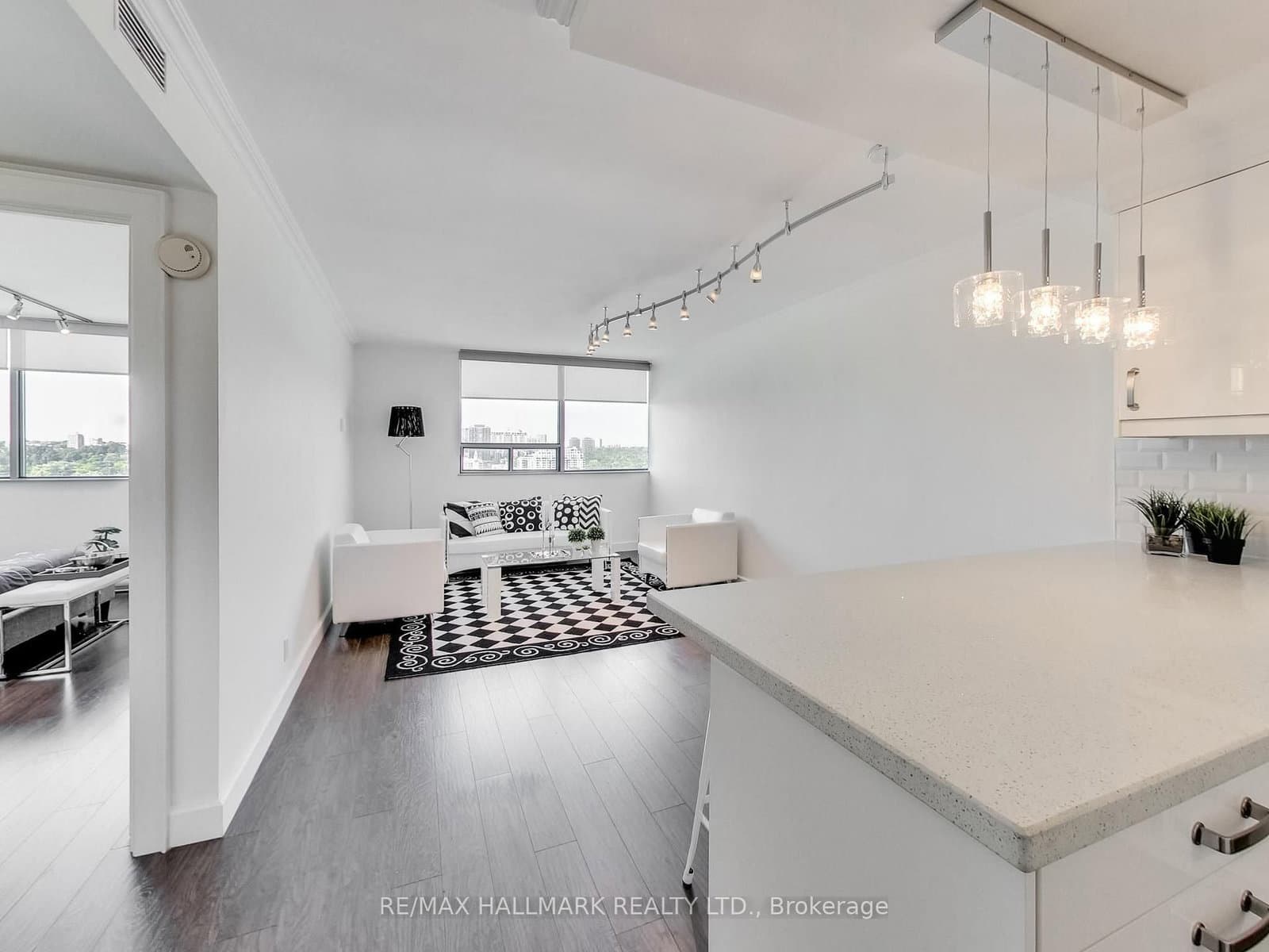 914 Yonge Street, Unit 1509 thumbnail 8
