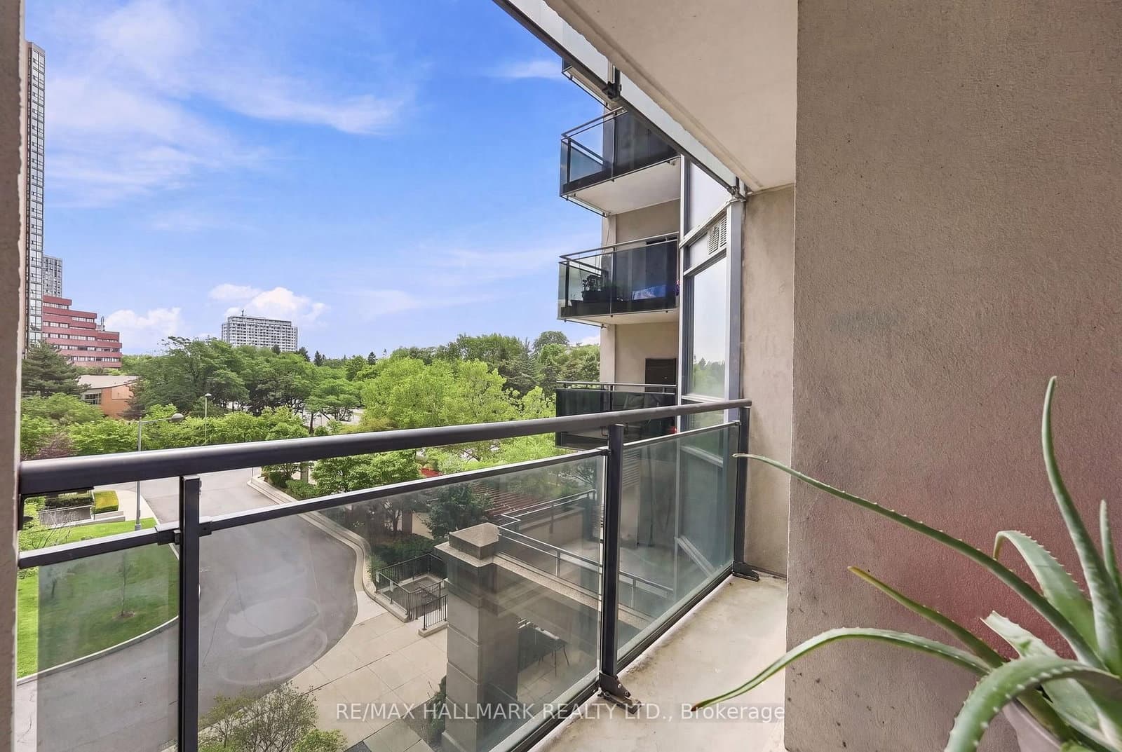 153 Beecroft Road, Unit 515 thumbnail 17