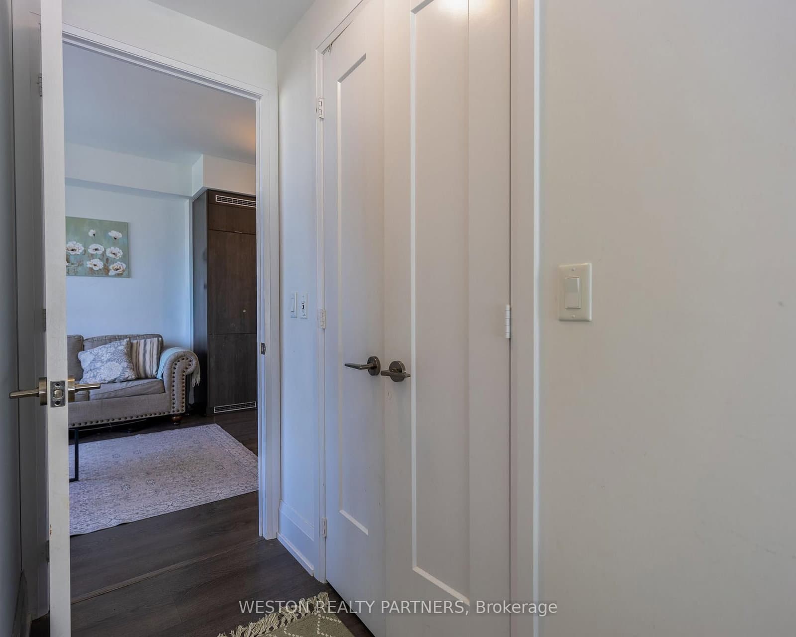 101 Erskine Avenue, Unit 1110 thumbnail 14