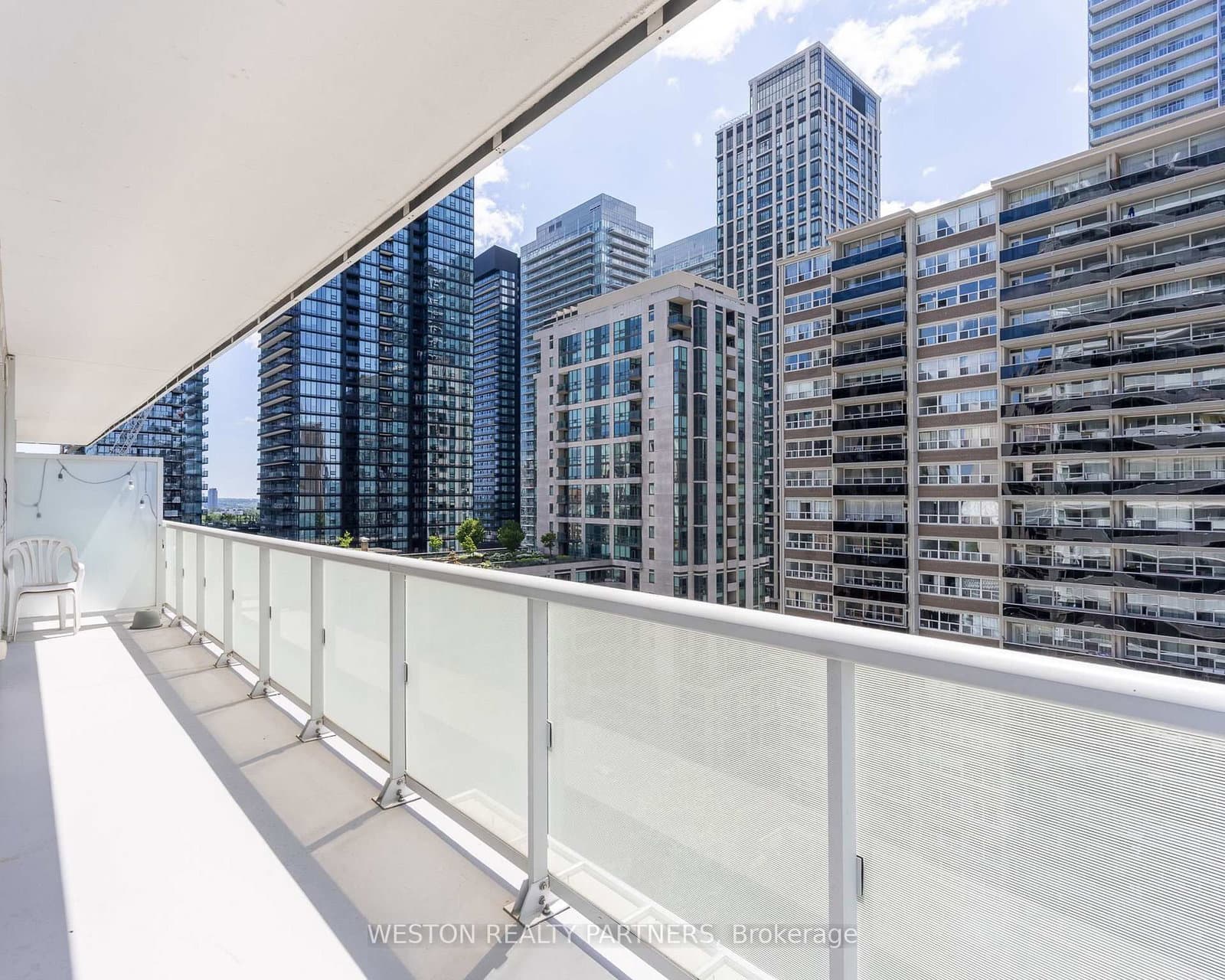 101 Erskine Avenue, Unit 1110 thumbnail 20