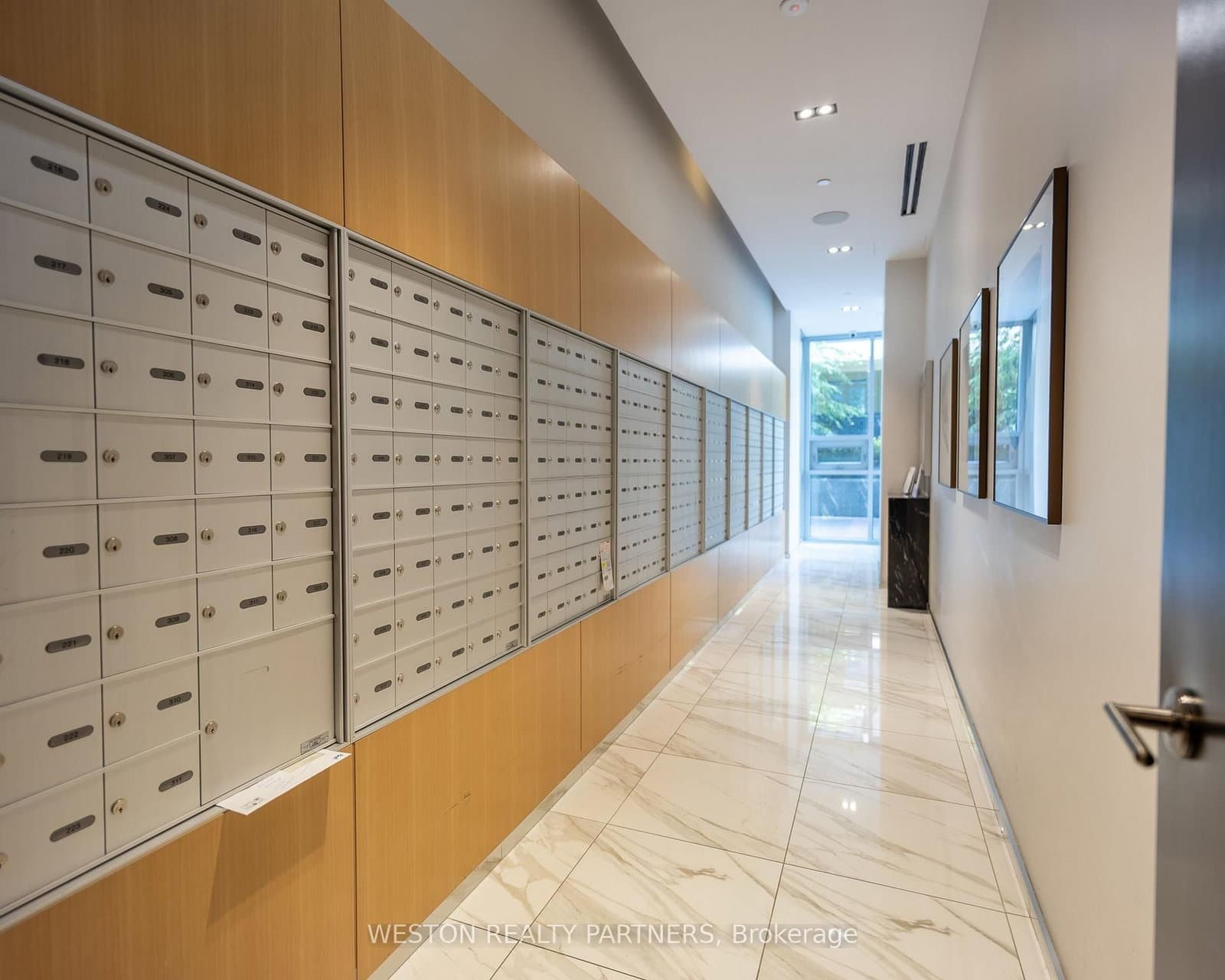 101 Erskine Avenue, Unit 1110 thumbnail 32