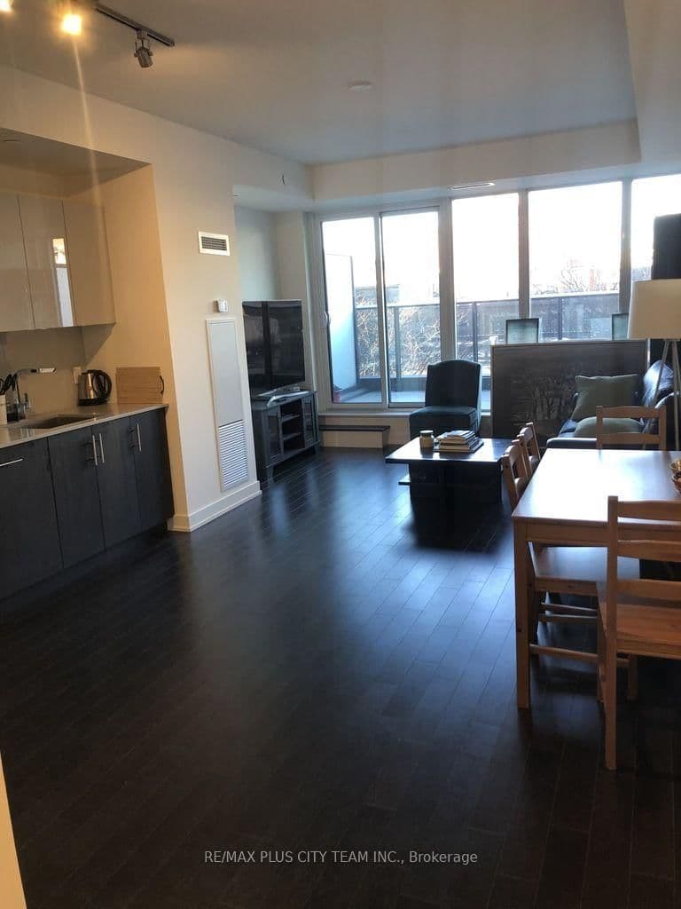 330 Richmond Street W, Unit 311 thumbnail 3