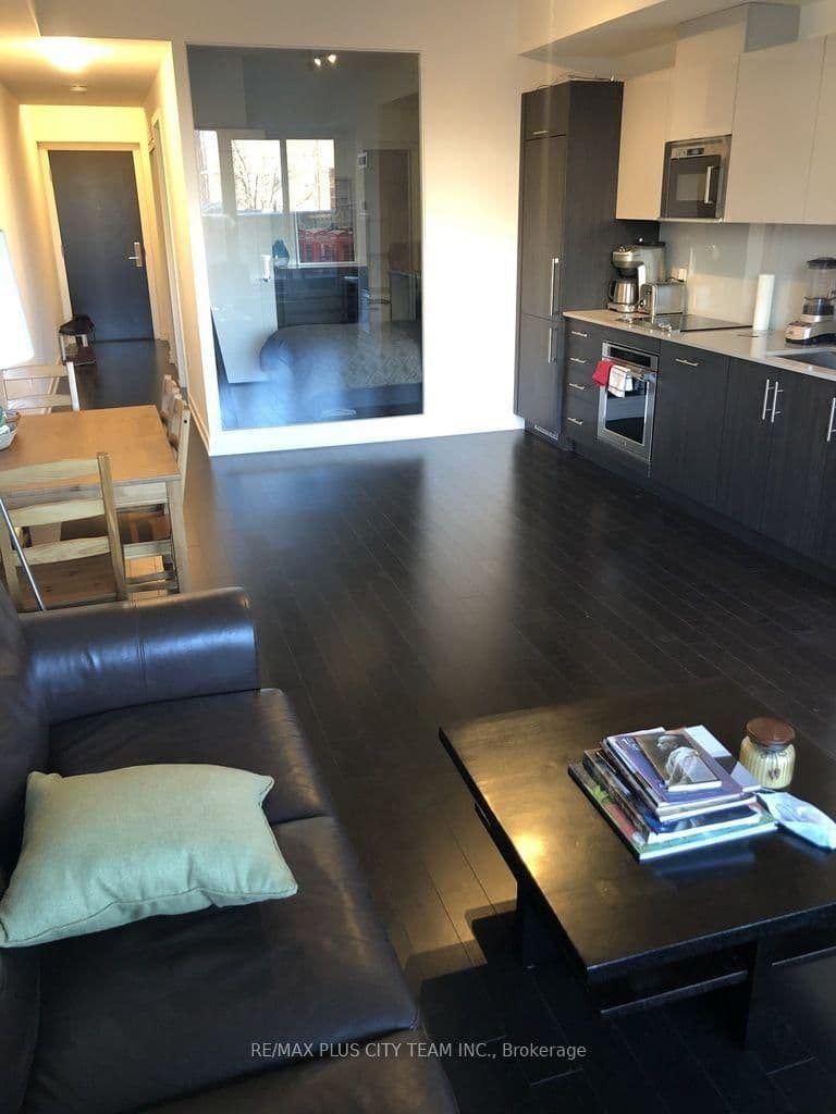 330 Richmond Street W, Unit 311 thumbnail 4