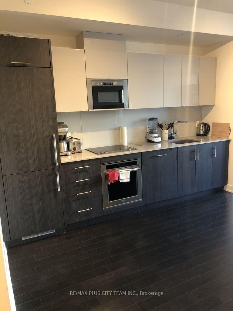 330 Richmond Street W, Unit 311 thumbnail 7