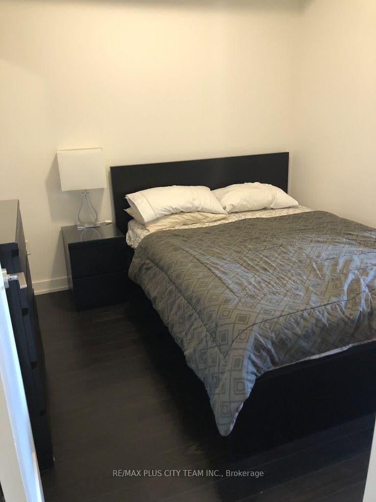 330 Richmond Street W, Unit 311 thumbnail 8