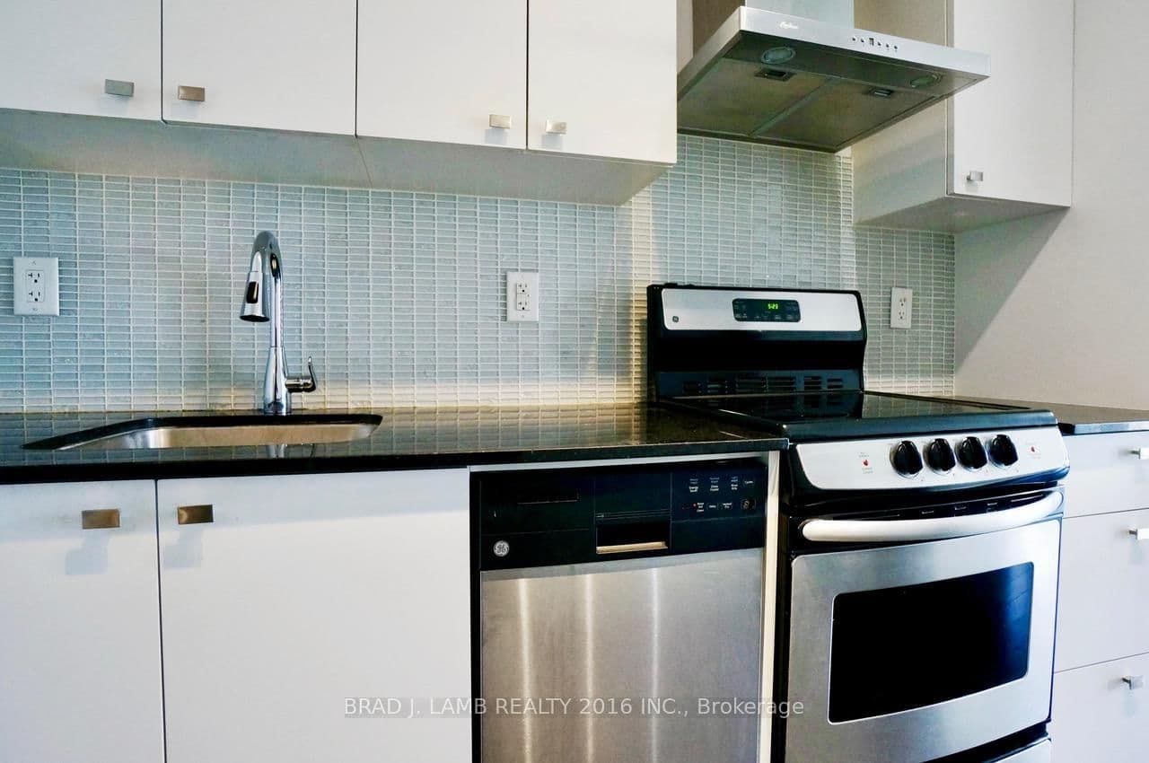 51 East Liberty Street, Unit 2211 thumbnail 4
