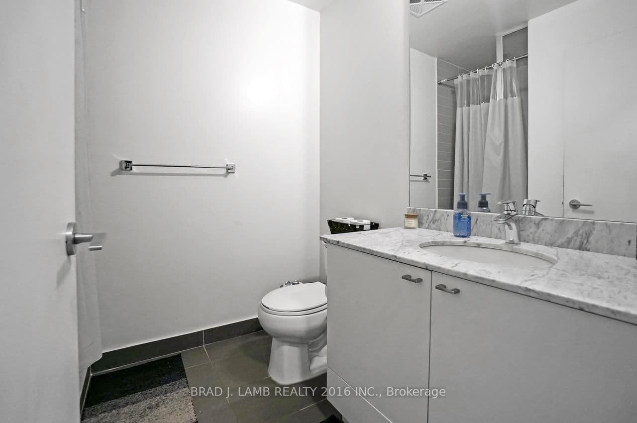 51 East Liberty Street, Unit 2211 thumbnail 12