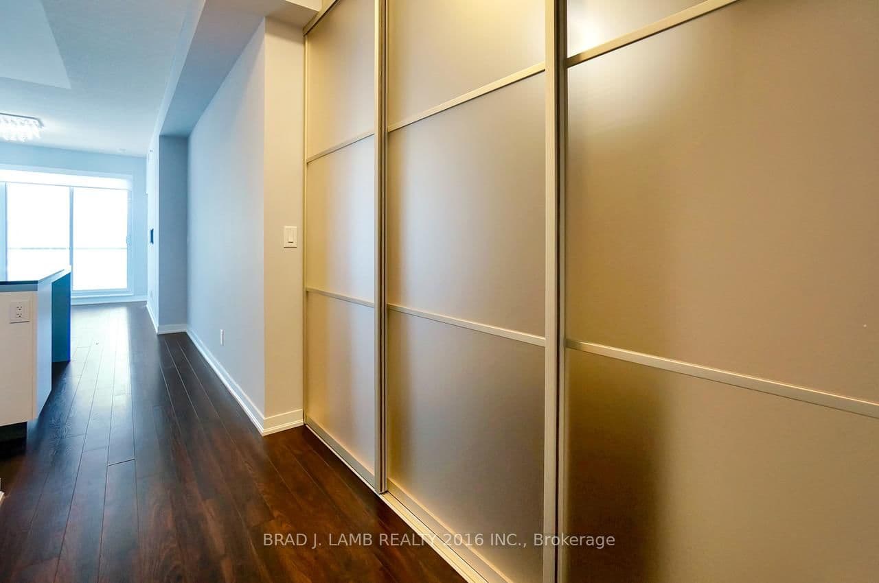51 East Liberty Street, Unit 2211 thumbnail 7