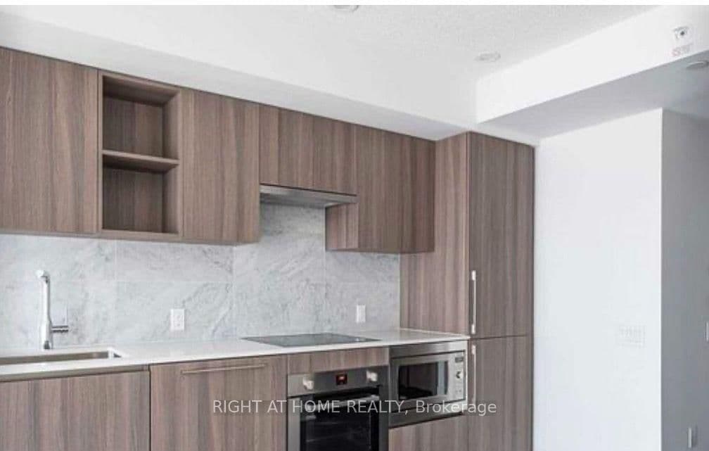 17 Bathurst Street, Unit 3205 thumbnail 4