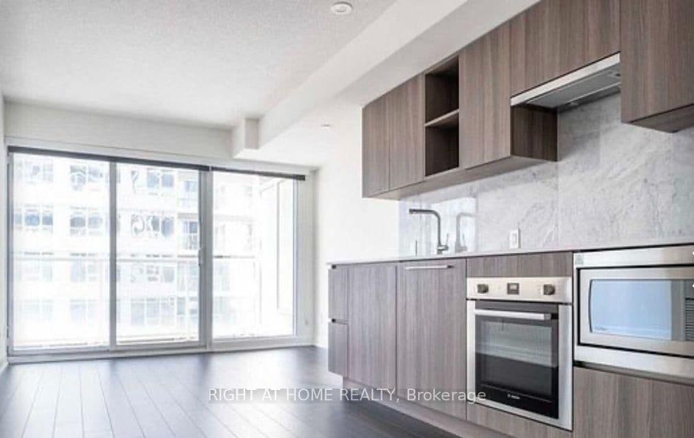 17 Bathurst Street, Unit 3205 thumbnail 8