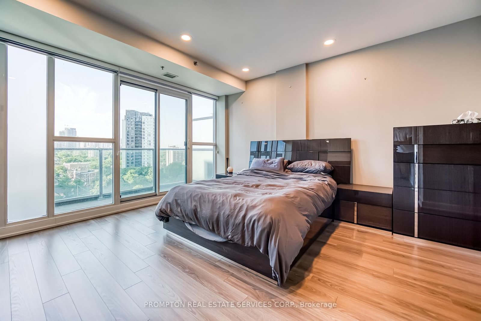 220 George Street, Unit 1105 thumbnail 25