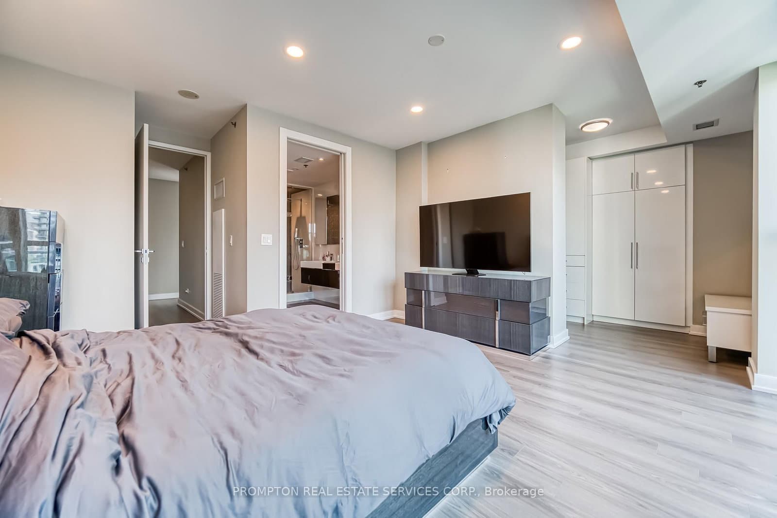 220 George Street, Unit 1105 thumbnail 27