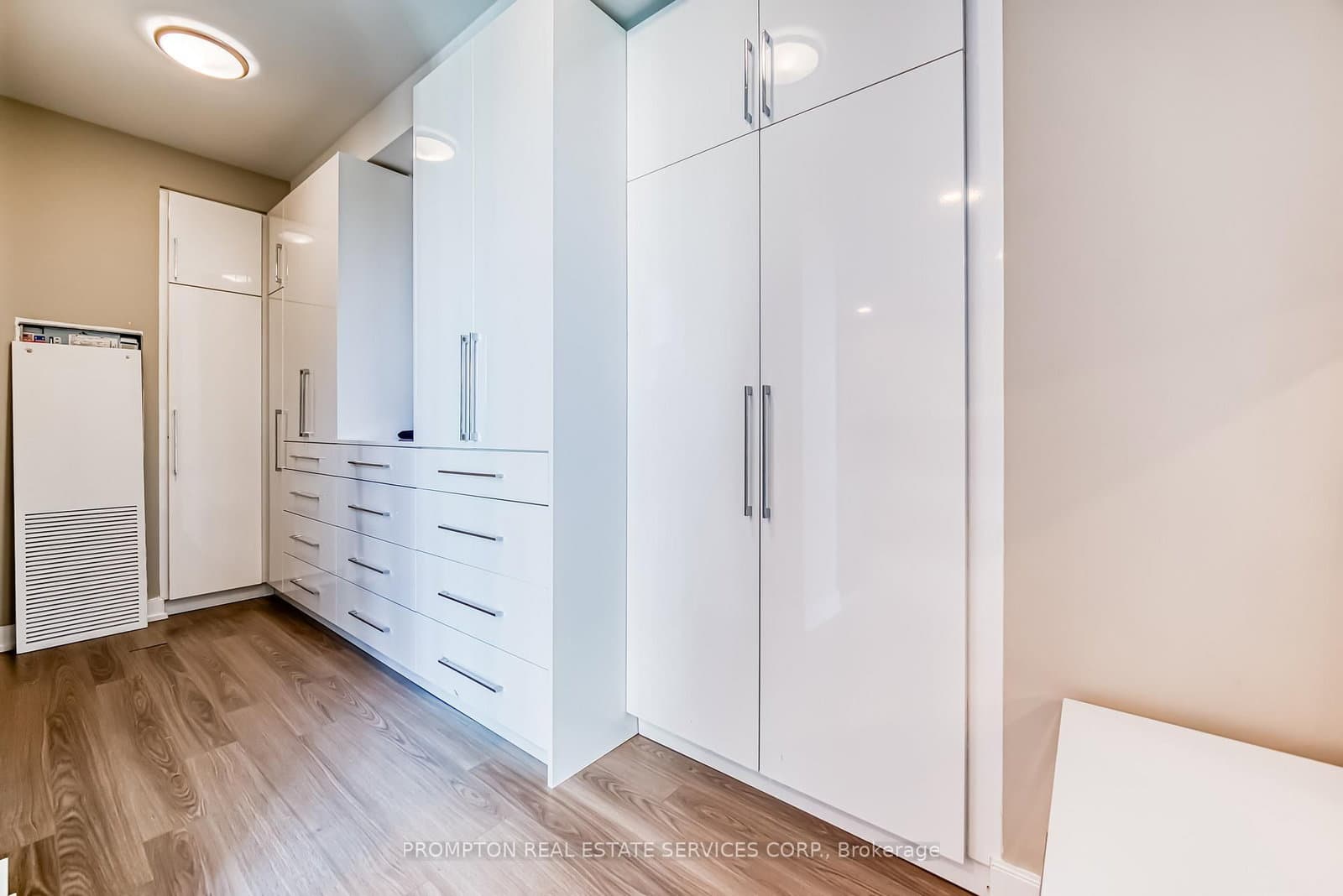220 George Street, Unit 1105 thumbnail 28