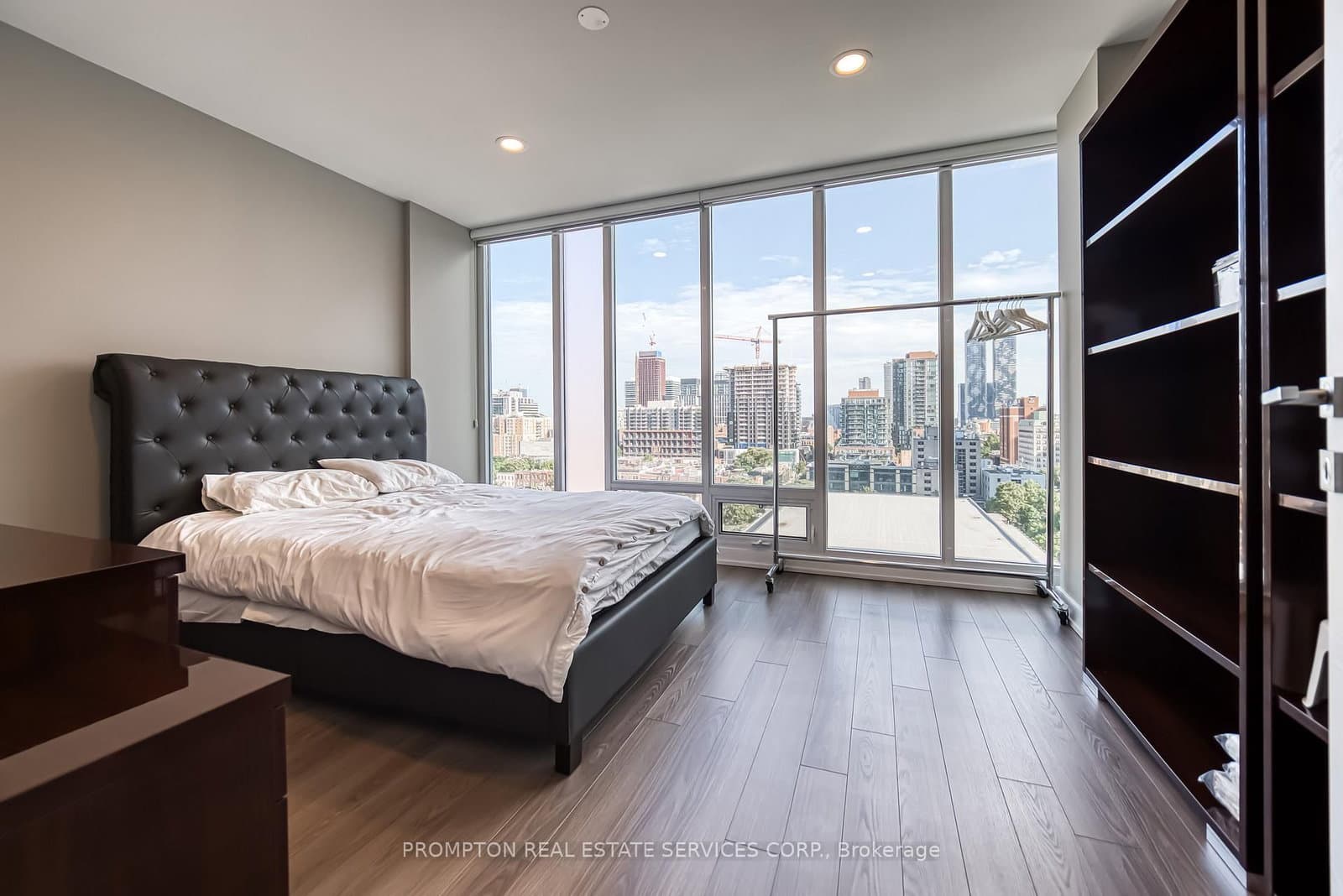 220 George Street, Unit 1105 thumbnail 29
