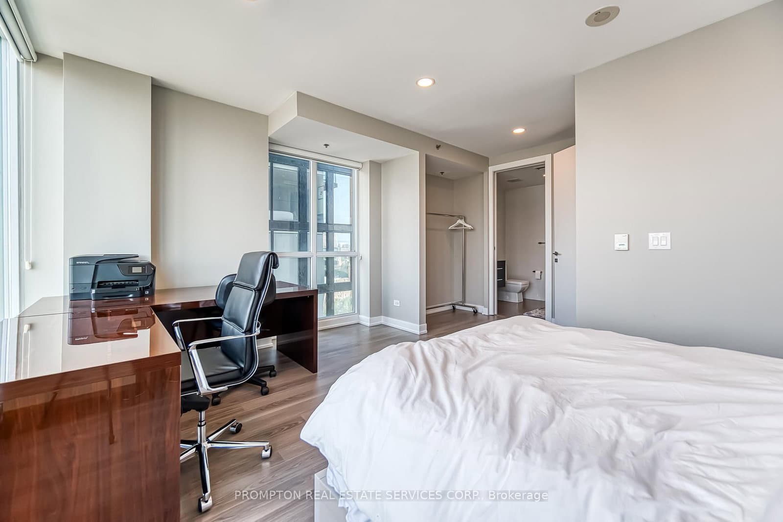 220 George Street, Unit 1105 thumbnail 34
