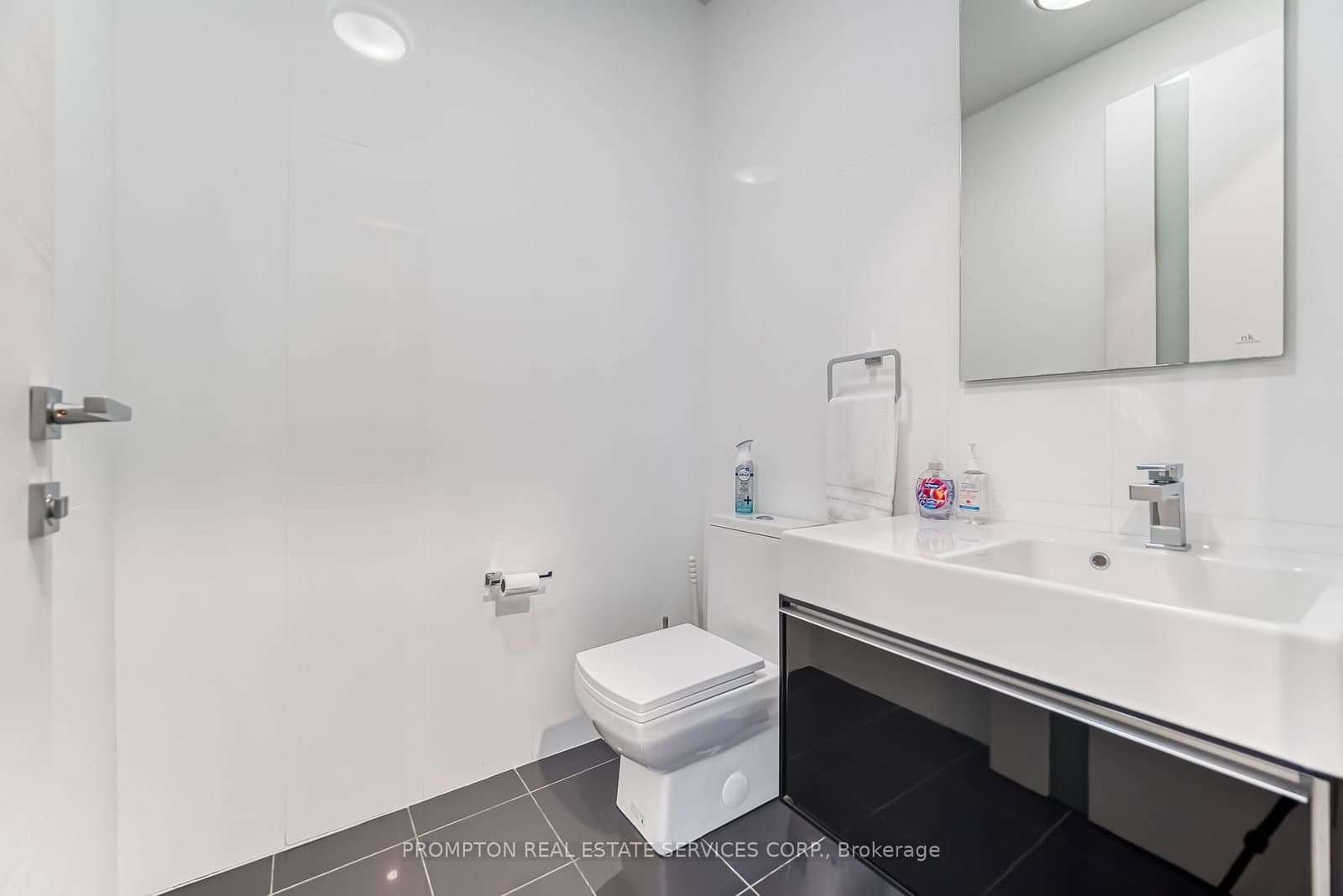220 George Street, Unit 1105 thumbnail 36