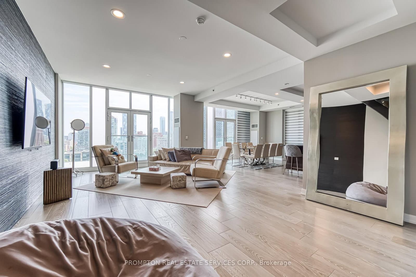 220 George Street, Unit 1105 thumbnail 7