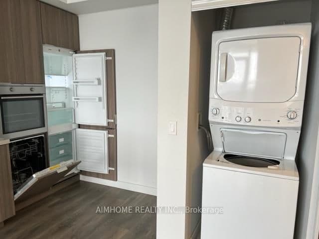 8 Eglinton Avenue E, Unit 3505 thumbnail 11