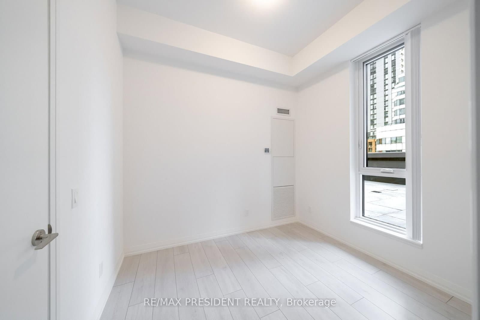400 King Street W, Unit 808 thumbnail 15