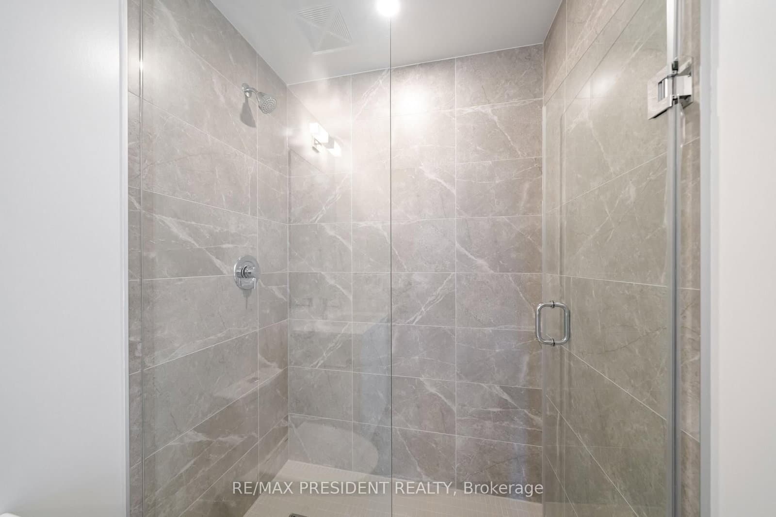400 King Street W, Unit 808 thumbnail 18