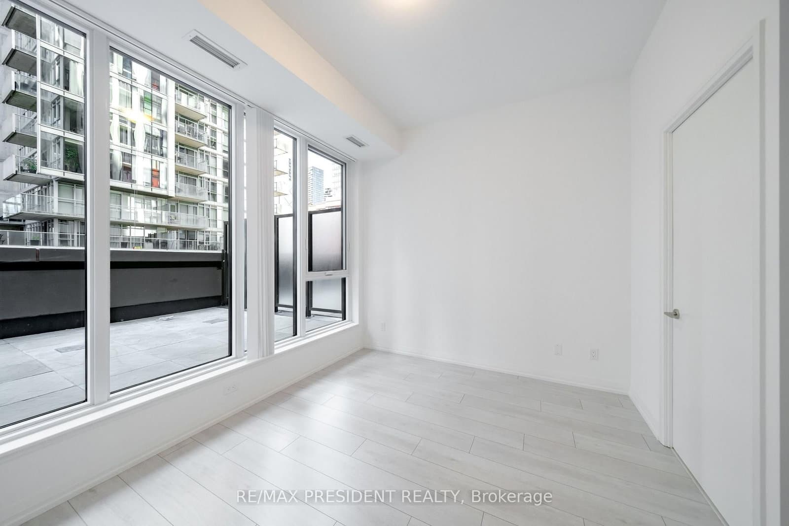 400 King Street W, Unit 808 thumbnail 20
