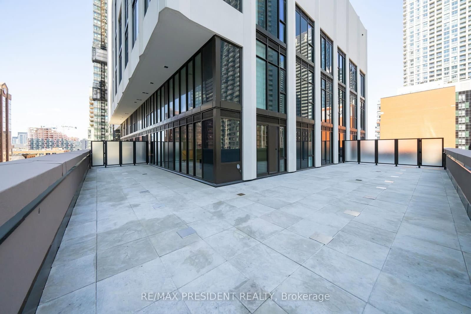 400 King Street W, Unit 808 thumbnail 5
