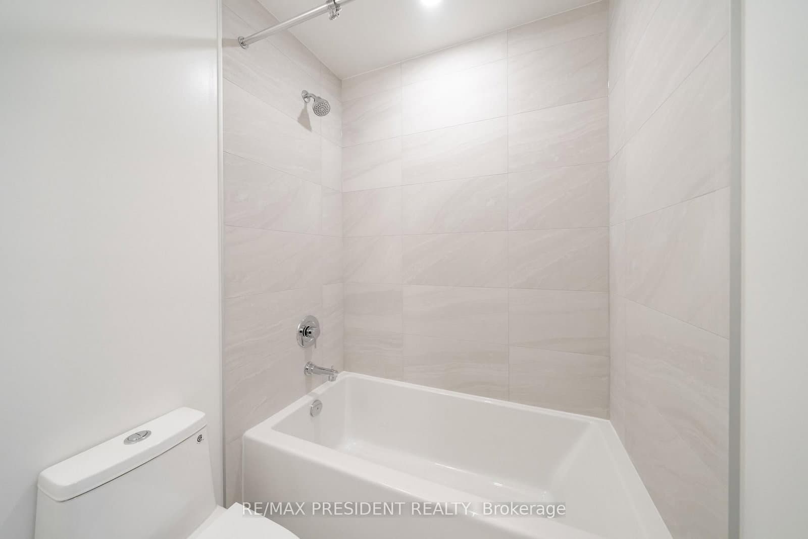 400 King Street W, Unit 808 thumbnail 9