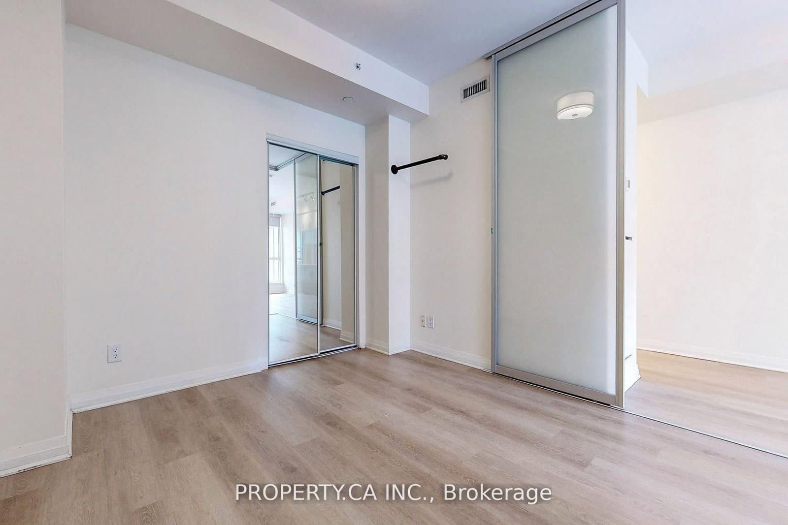 8 Mercer Street, Unit 710 thumbnail 11