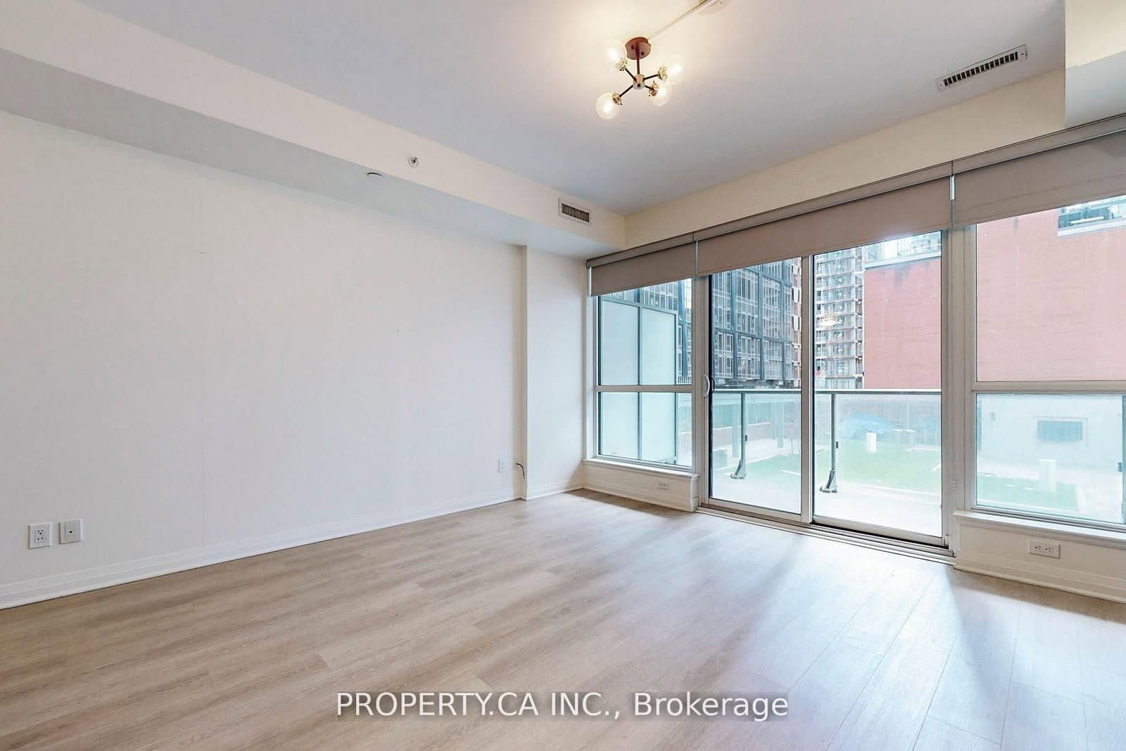 8 Mercer Street, Unit 710 thumbnail 6