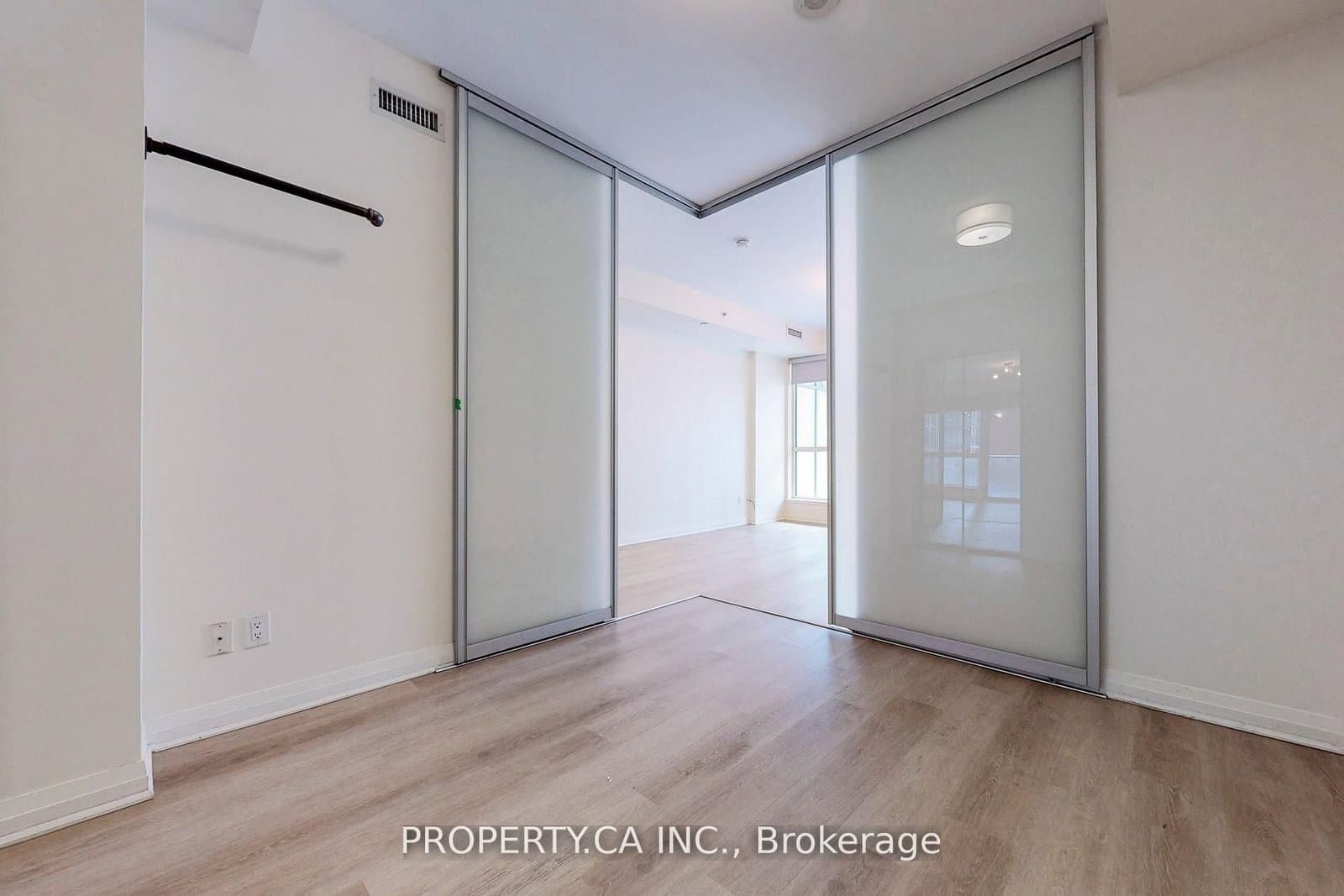 8 Mercer Street, Unit 710 thumbnail 9