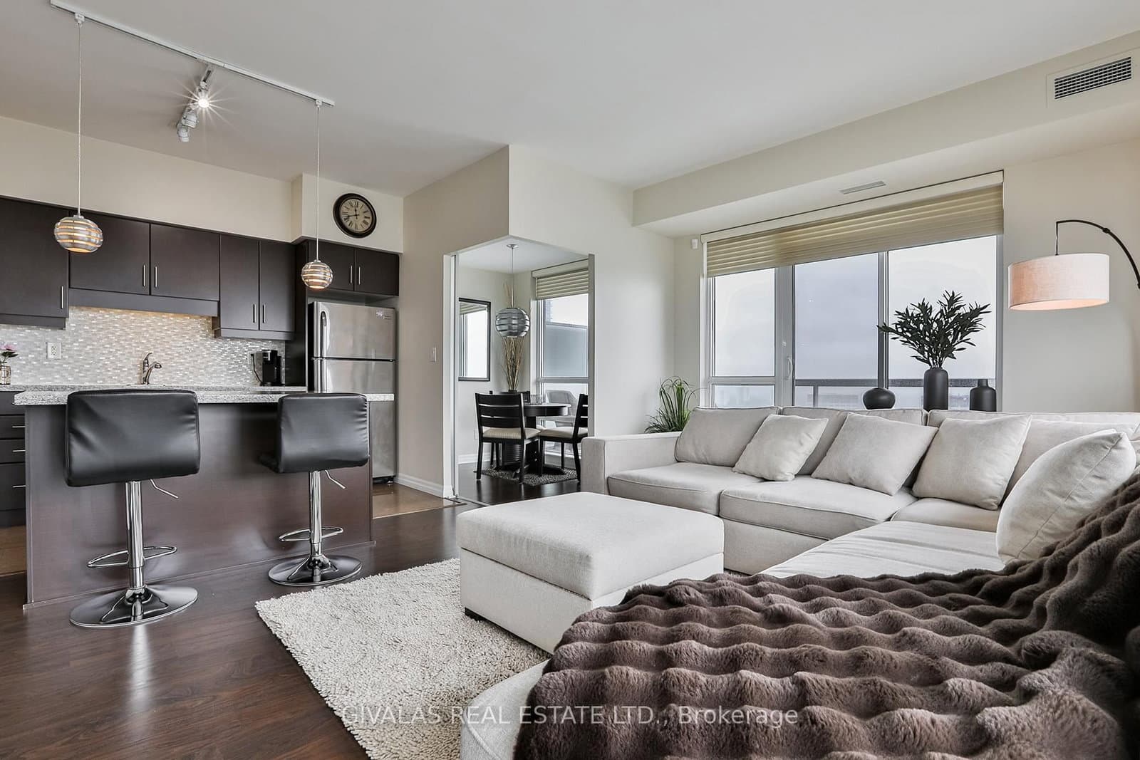 #2110 - 30 Herons Hill Way