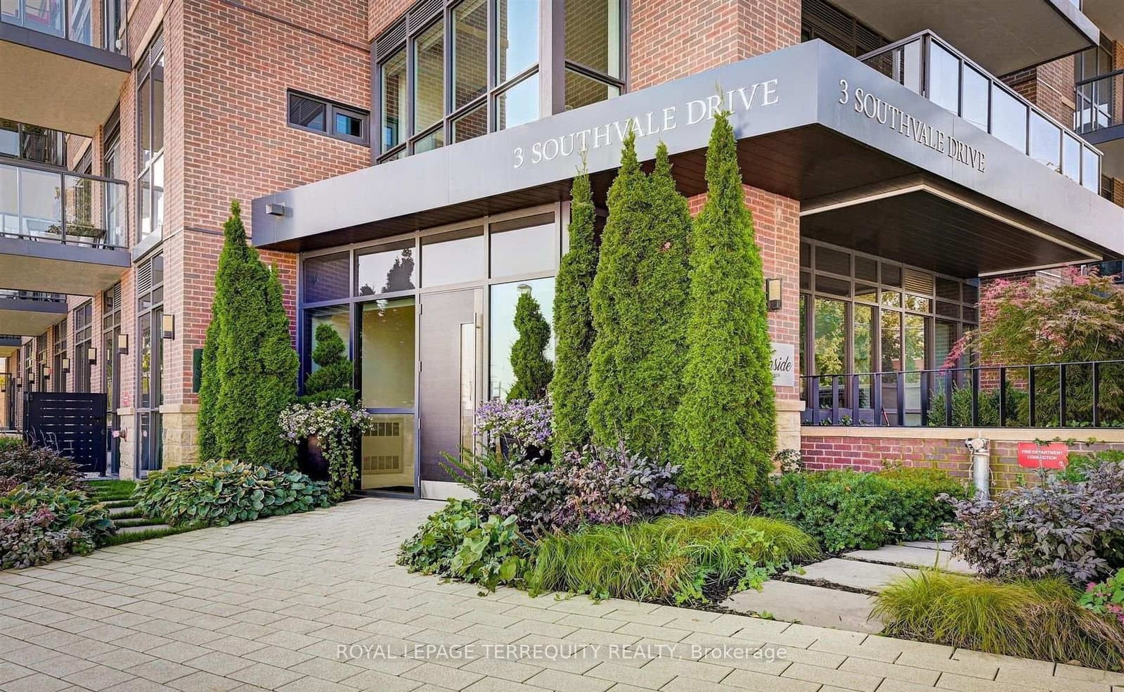 3 Southvale Drive, Unit 401 thumbnail 3