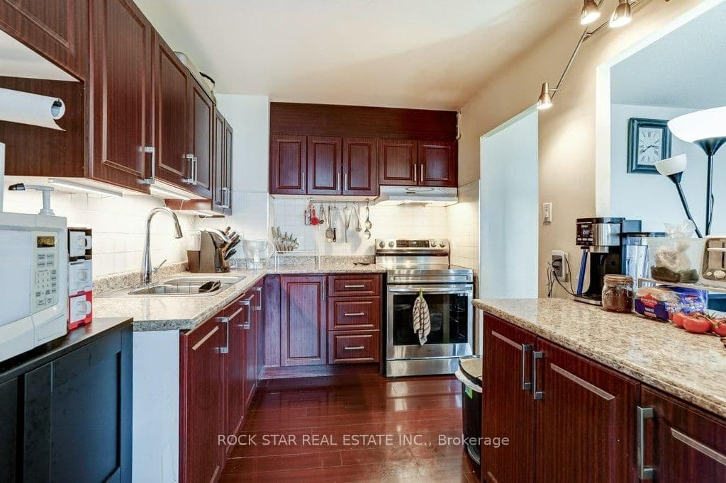 10 Sunny Glenway, Unit 1711 thumbnail 13