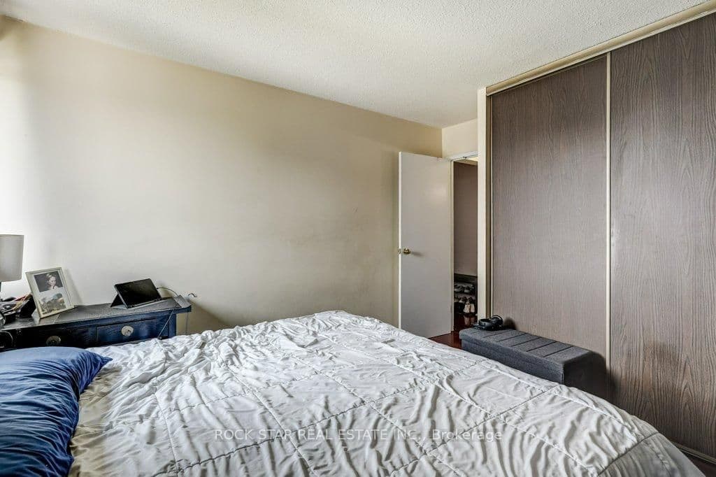 10 Sunny Glenway, Unit 1711 thumbnail 20