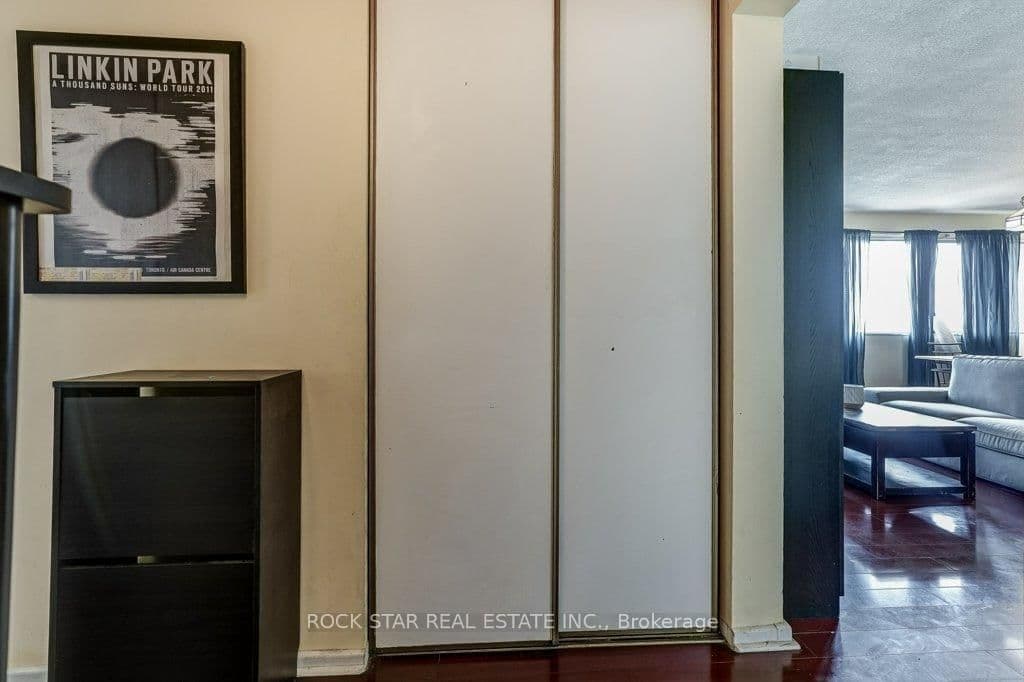 10 Sunny Glenway, Unit 1711 thumbnail 6