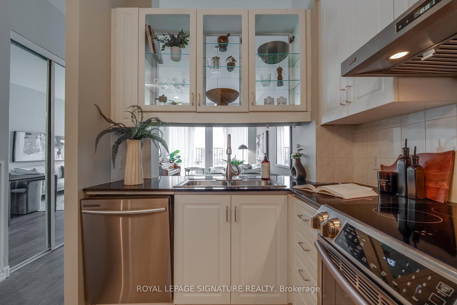 797 Don Mills Road, Unit 904 thumbnail 9